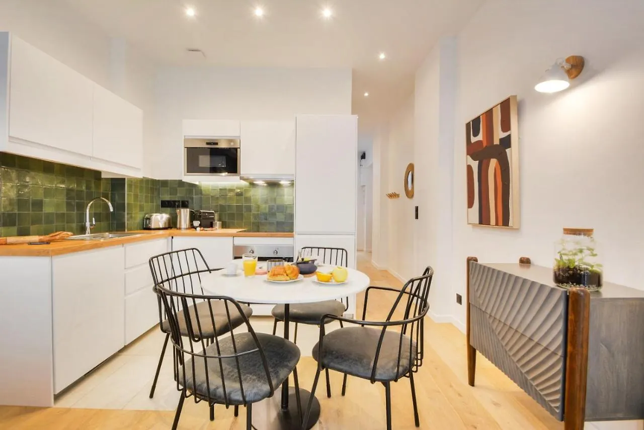 Apartmán New And Renovated Amazing Flat In Heart Of Paříž